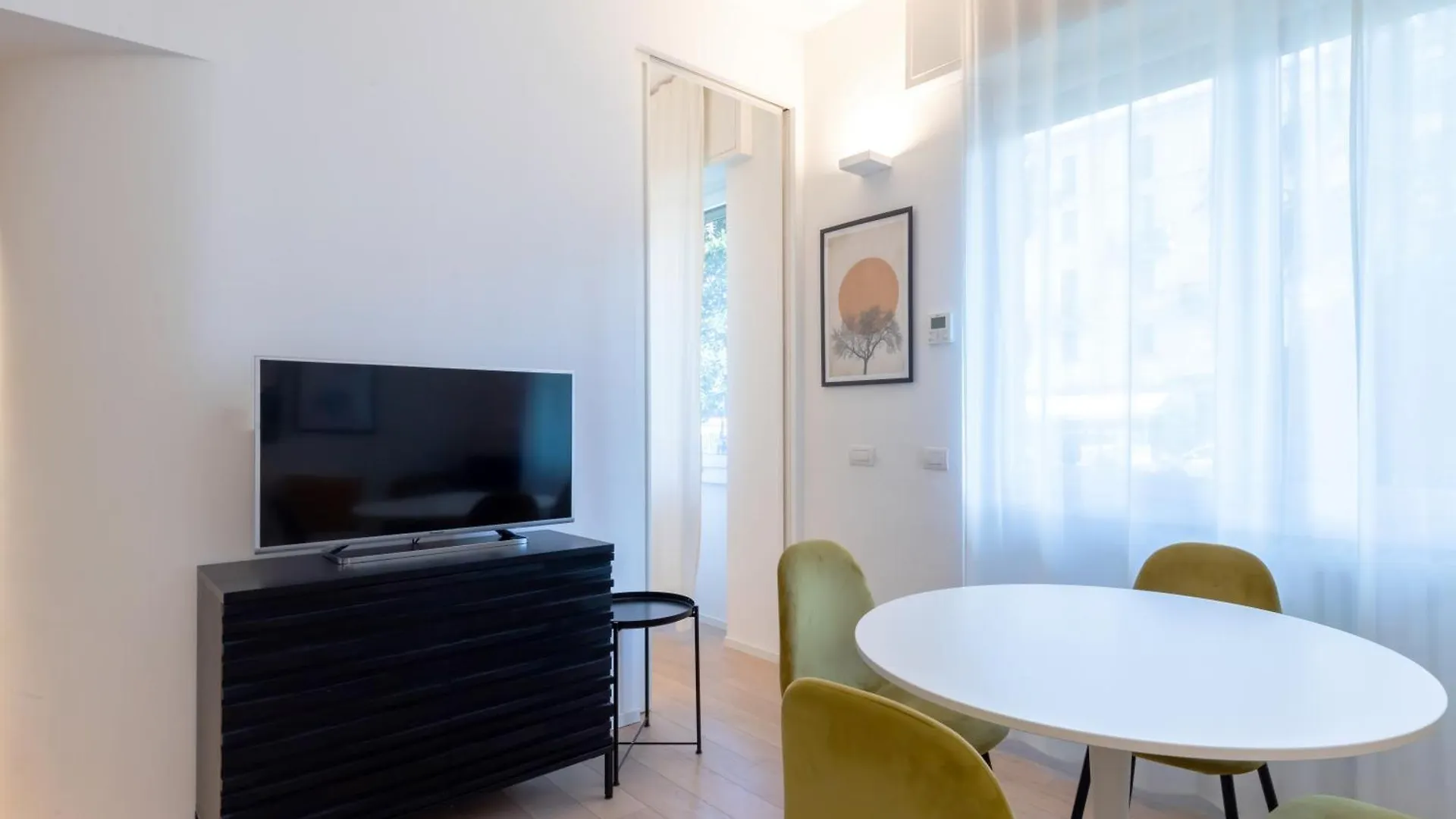 Navigli Porta Genova Suite Eleganza E Comfort Nel Cuore Di Milano 0*, 米兰